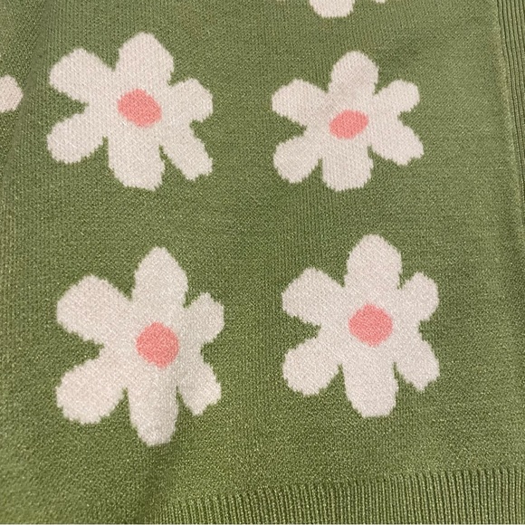 Willow & Wind Daisy Avocado Green Cardigan - Picture 5 of 7